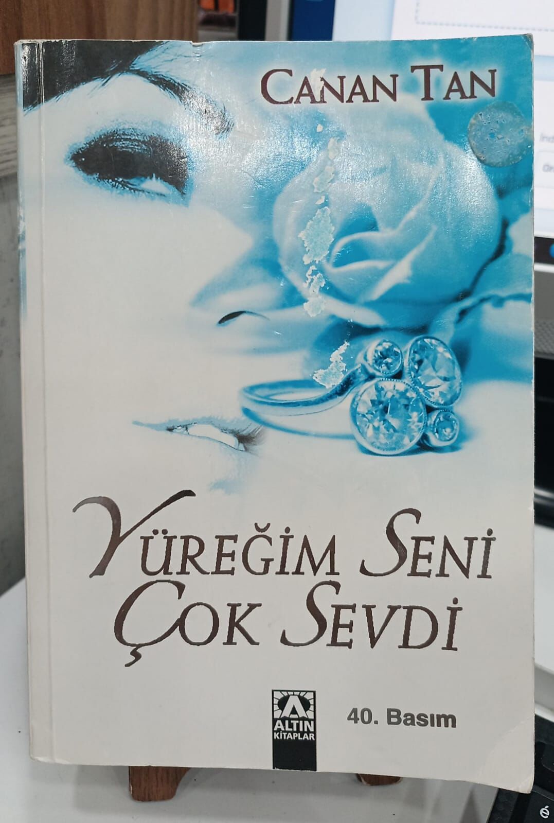 Yüreğim Seni Çok Sevdi - Canan Tan