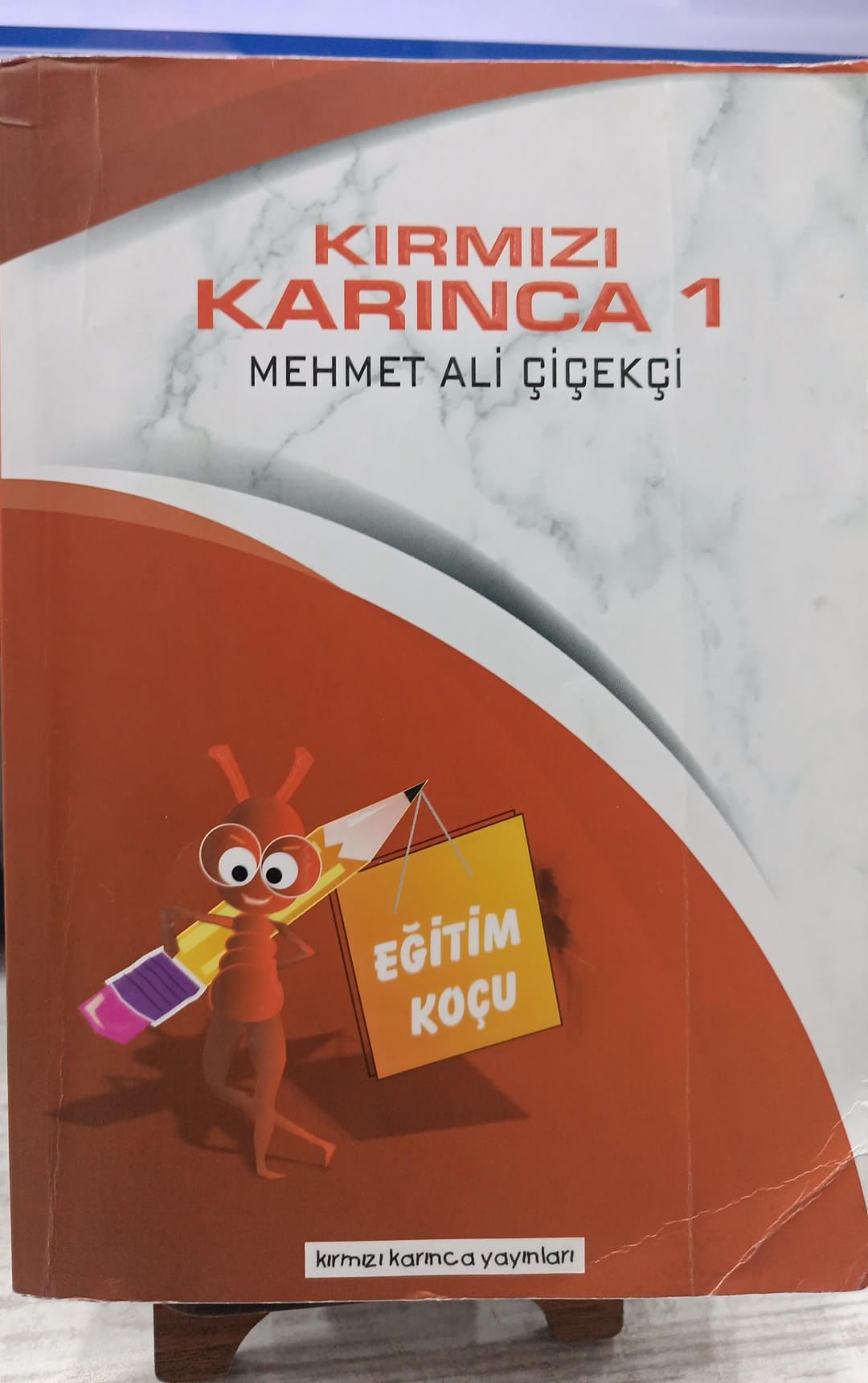 Kırmızı Karınca 1 - Mehmet Ali Çiçekçi