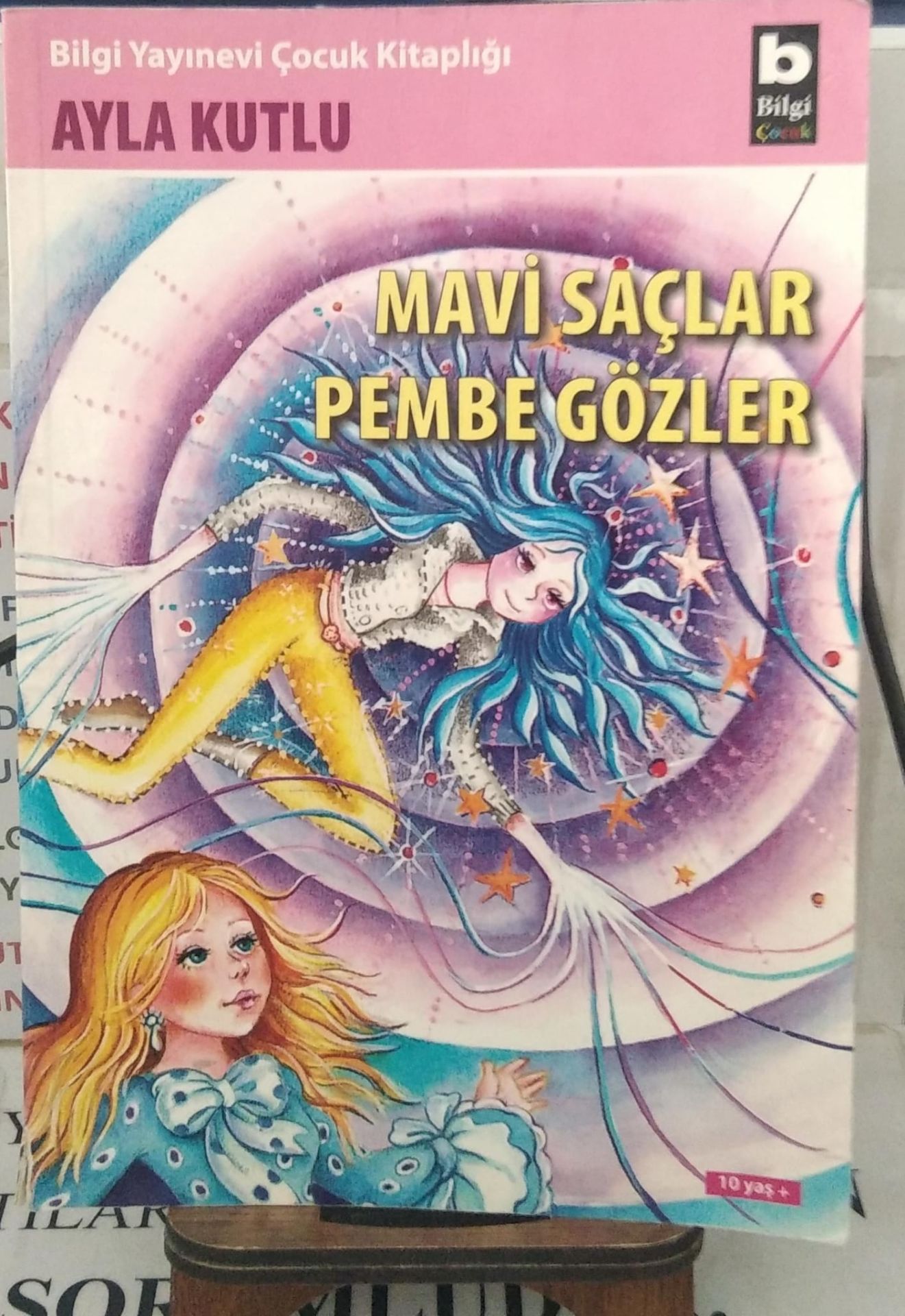 Mavi Saçlar Pembe Gözler - Ayla Kutlu
