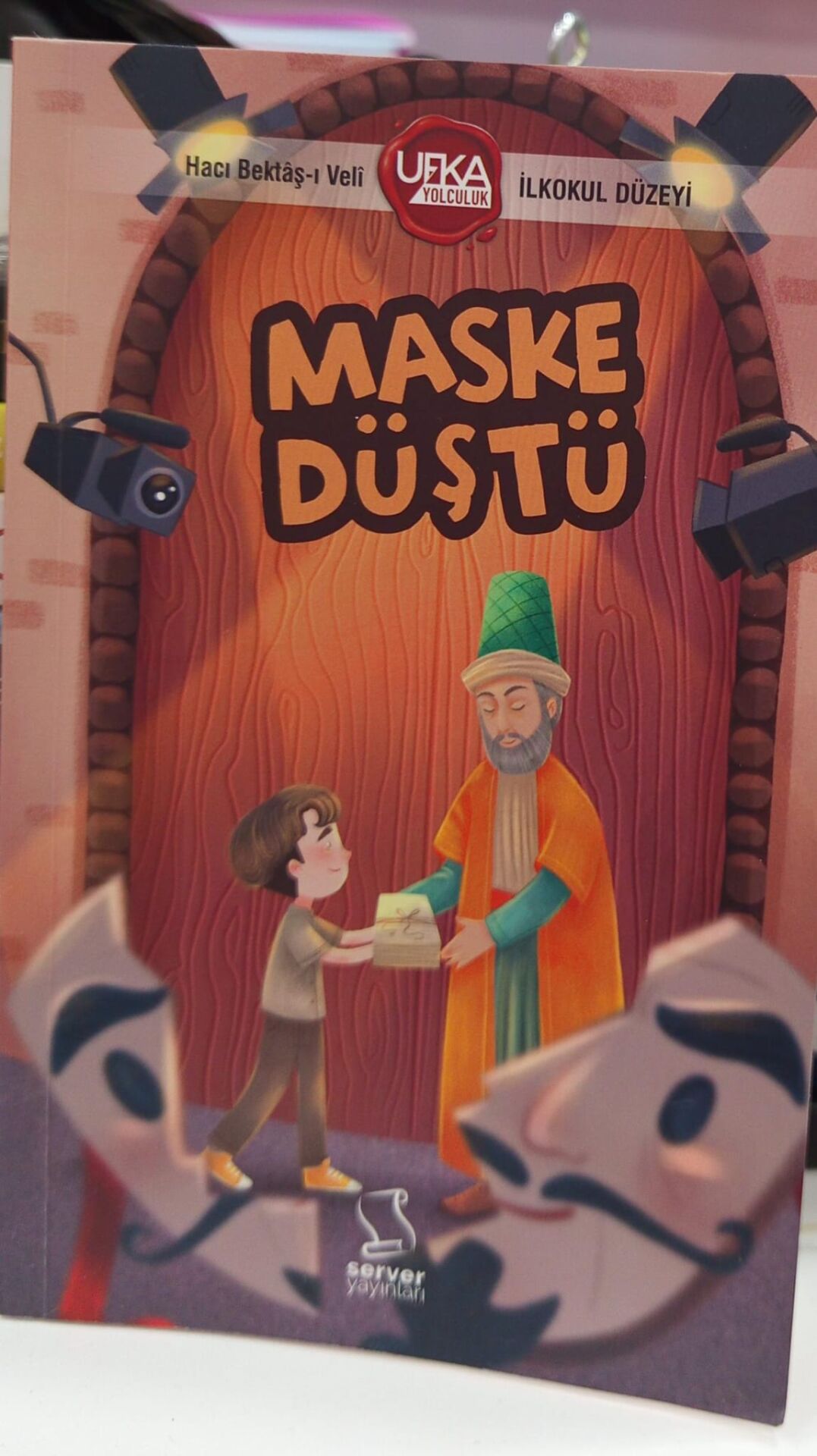 Maske Düştü -   Yunus Meşe