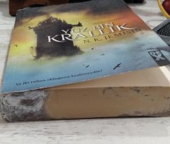 Yüz Bin Krallık - Miras Üçlemesi - N. K. Jemisin/ 2. EL