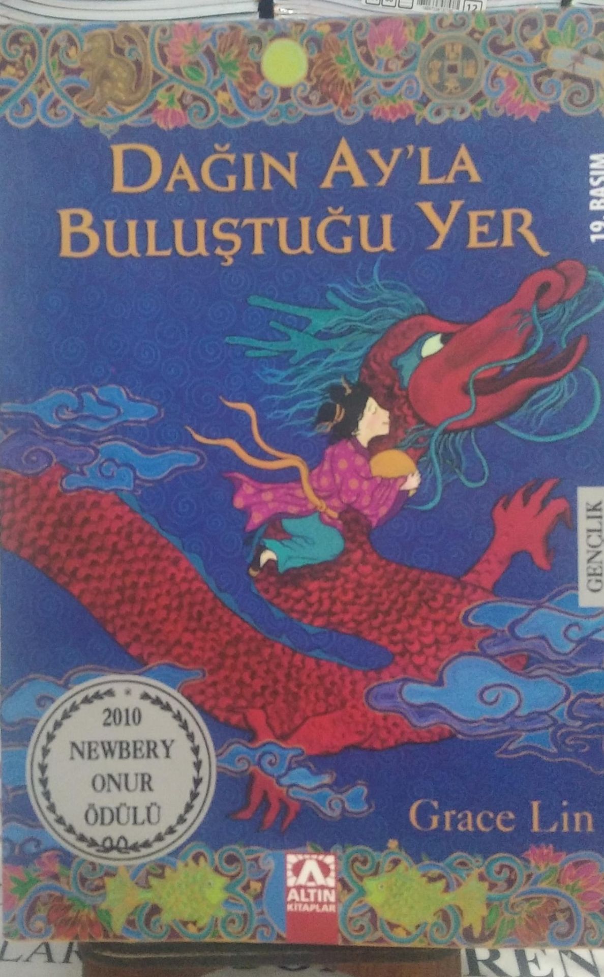 Dağın Ay'la Buluştuğu Yer - Grace Lin