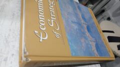 Exconomics of Strategy - David Besanko - Ciltli