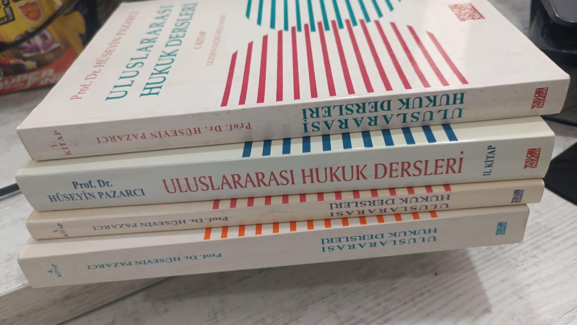 Uluslararası Hukuk Dersleri - Prof. Dr. Hüseyin Pazarcı -4 Cilt Birden