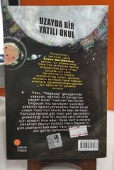 Uzayda Bir Yatılı Okul - Suzan Geridönmez / 2. EL