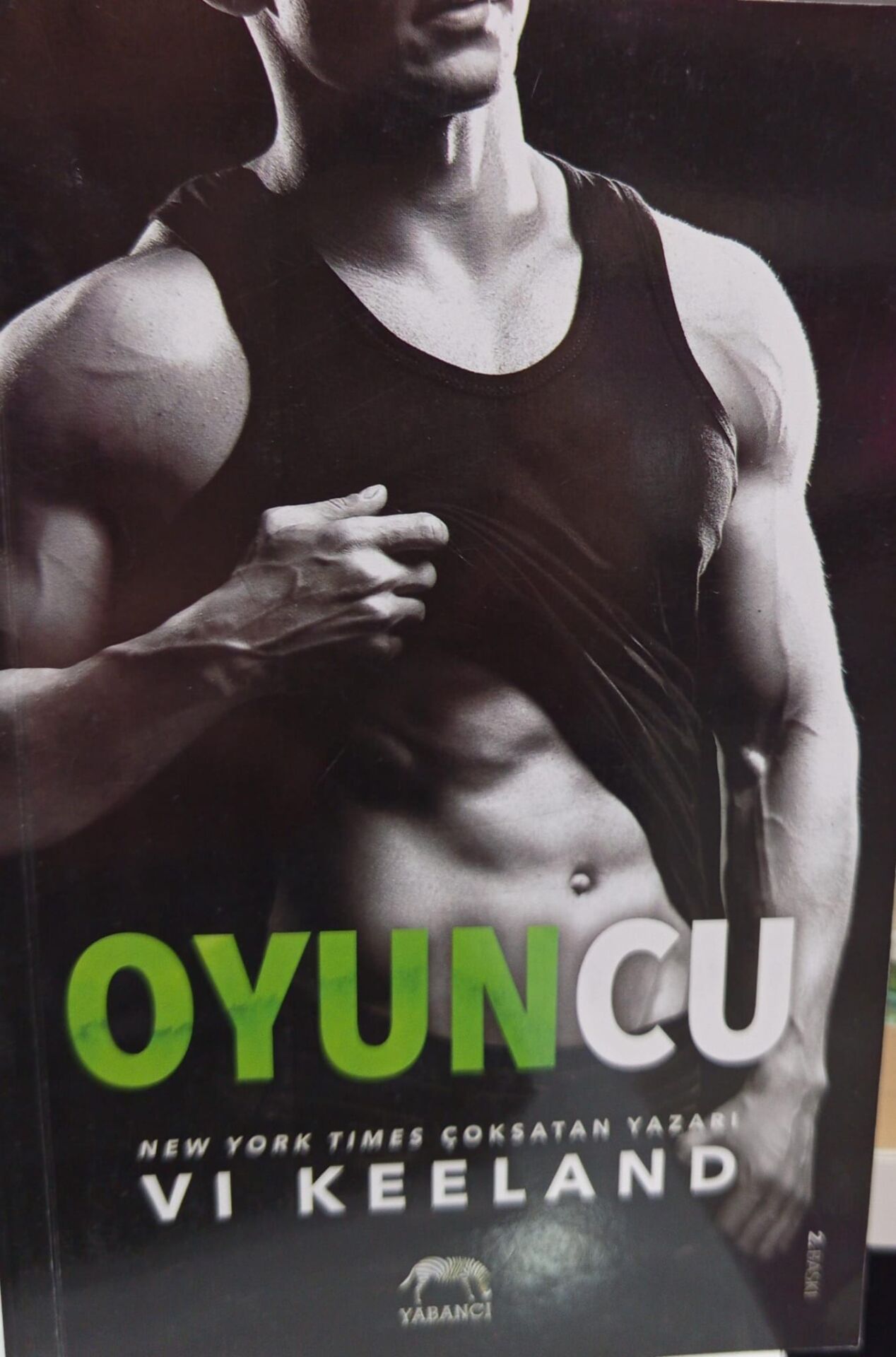 Oyuncu Yabancı - Keeland