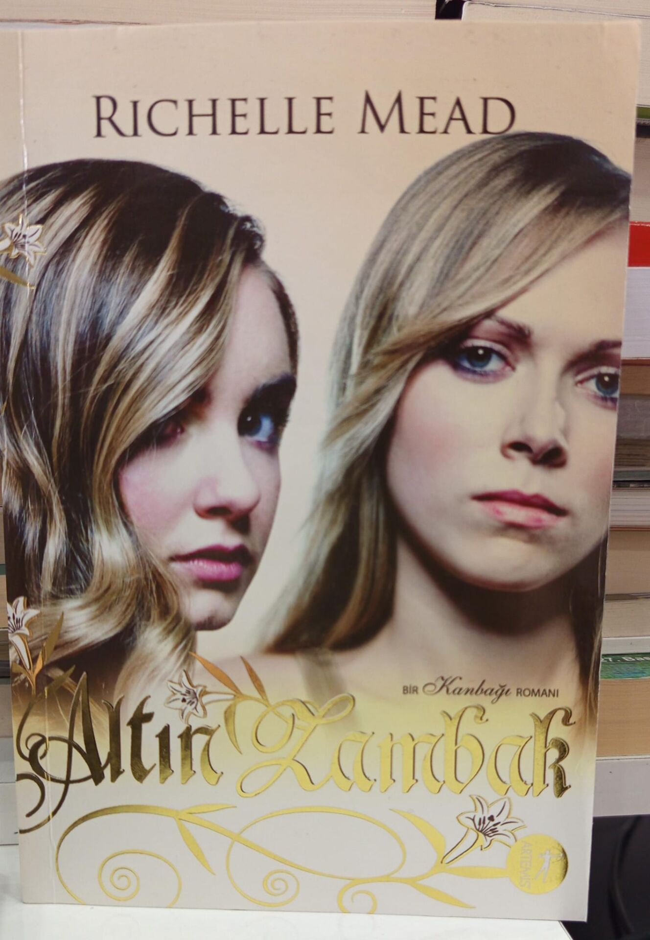 Altın Zambak - Richelle Mead