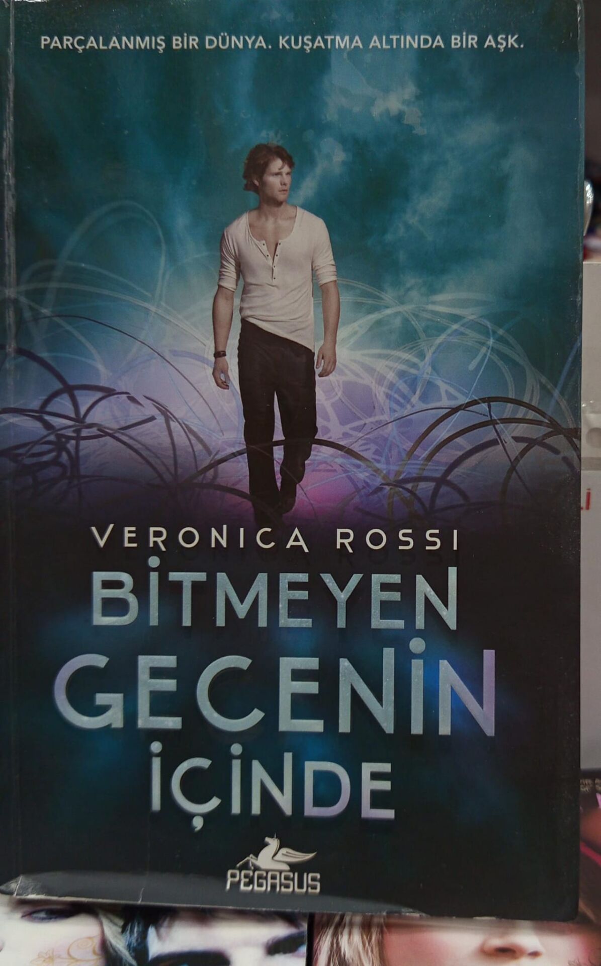 Bitmeyen Gecenin İçinde - Veronica Rossi
