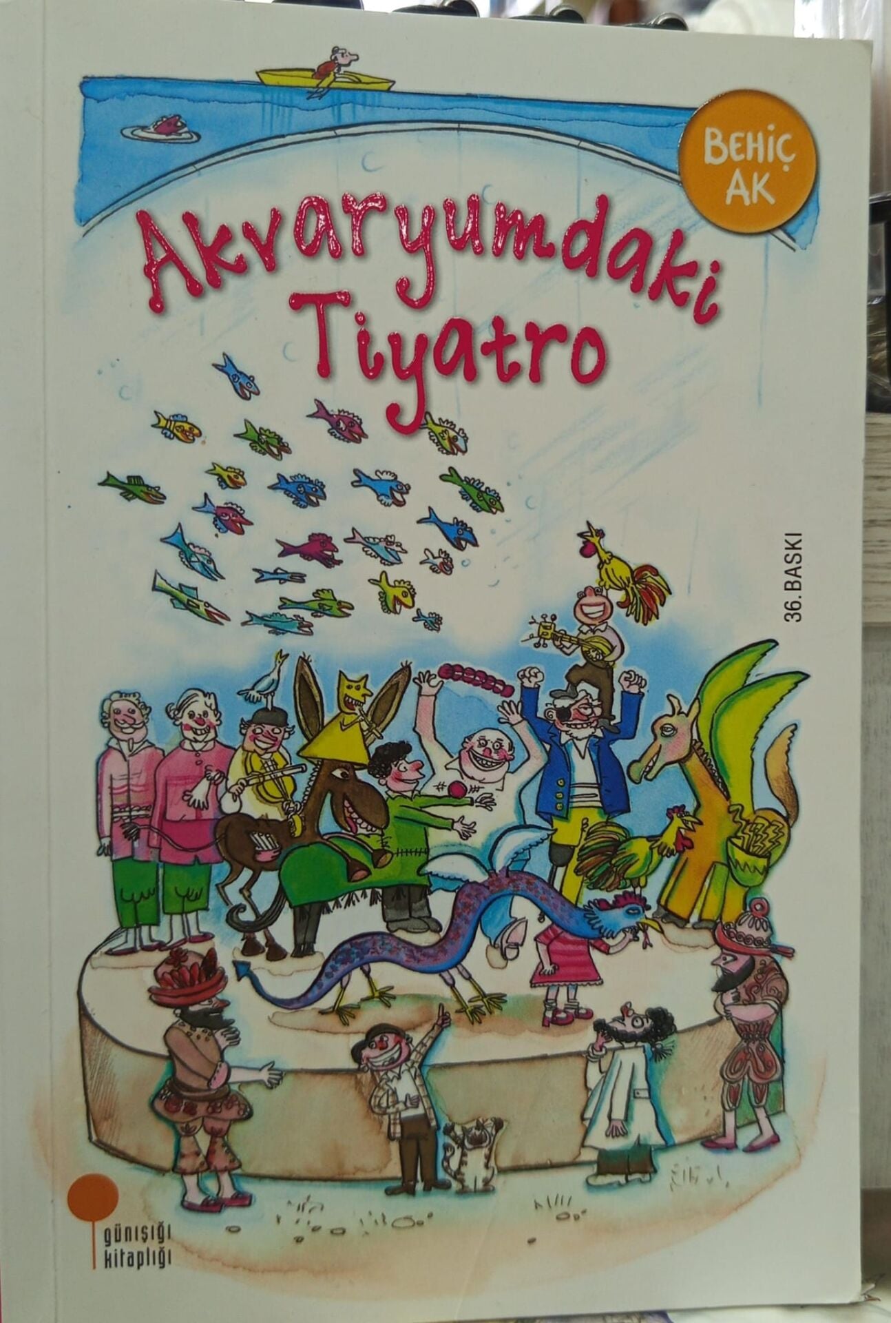 Akvaryumdaki Tiyatro - Behiç Ak