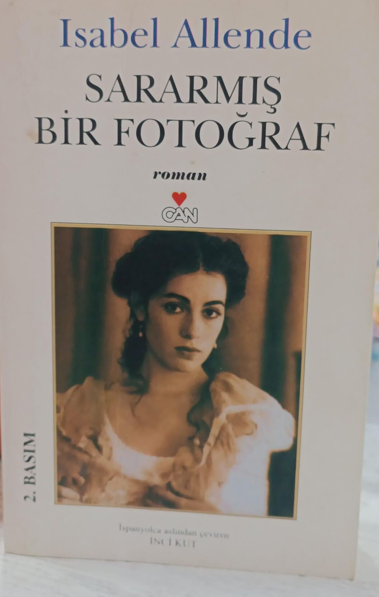 Sararmış Bir Fotoğraf -  Isabel Allende