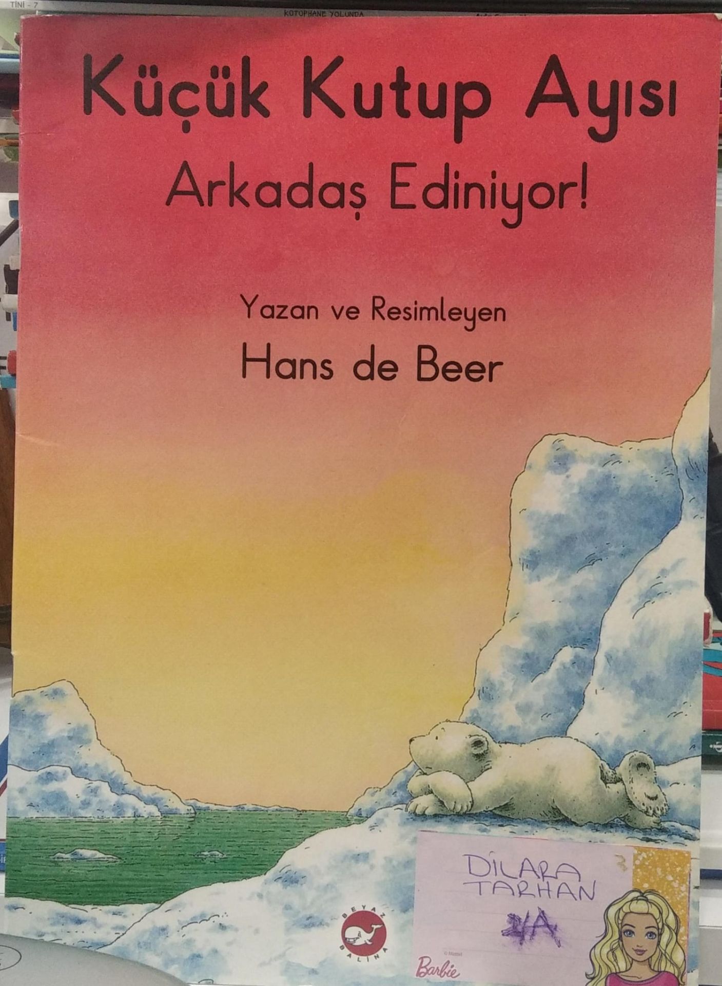 Küçük Kutup Ayısı Arkadaş Ediniyor! - Hans De Beer