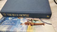 THE BLUE BICYCLE - Regine Deforges