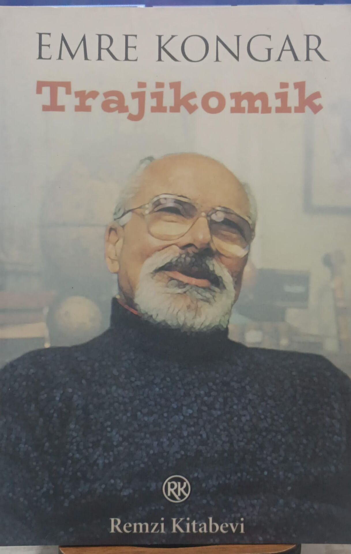 Trajikomiki - Emre Kongar