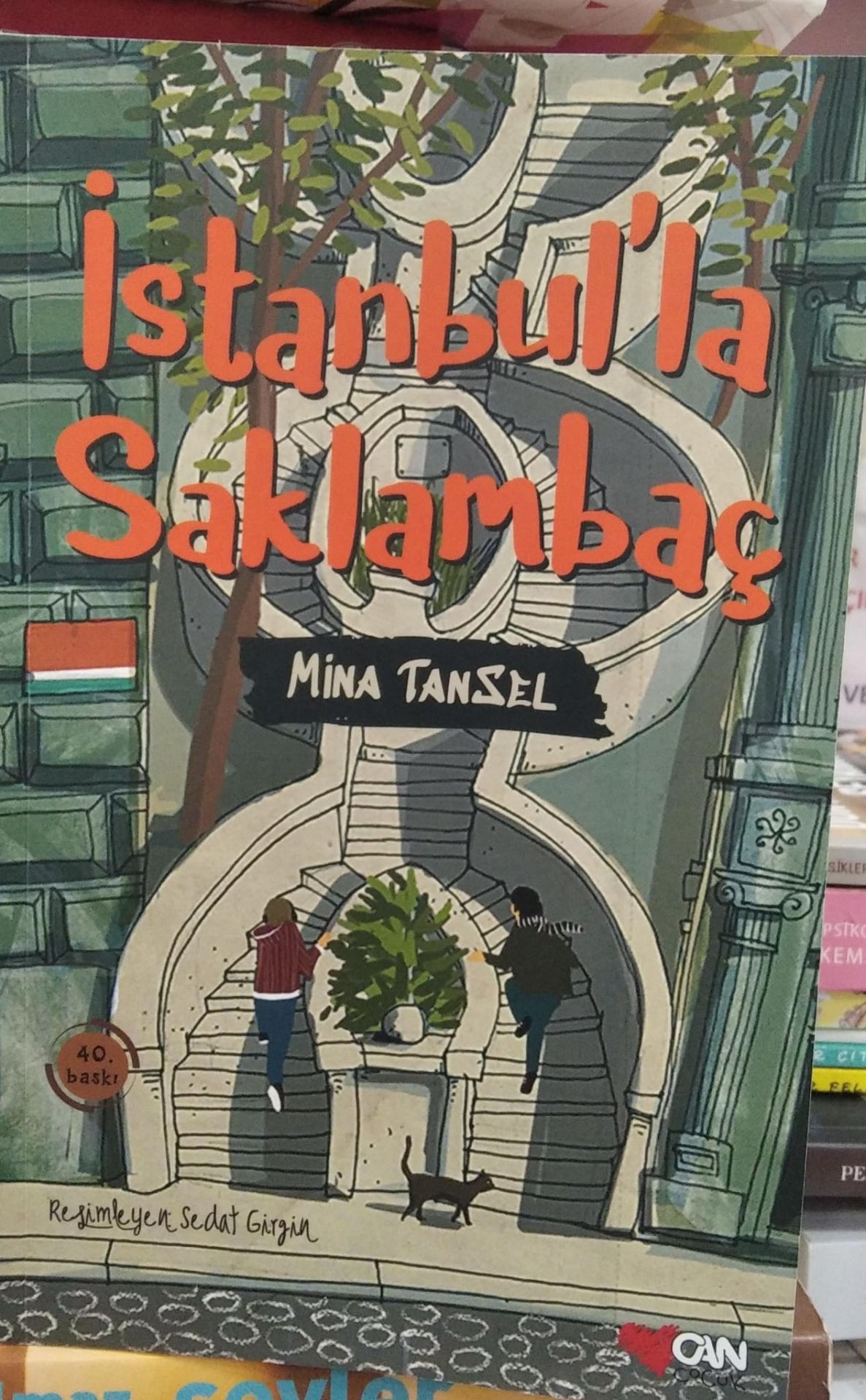 İstanbul'la Saklambaç - Mina Tansel