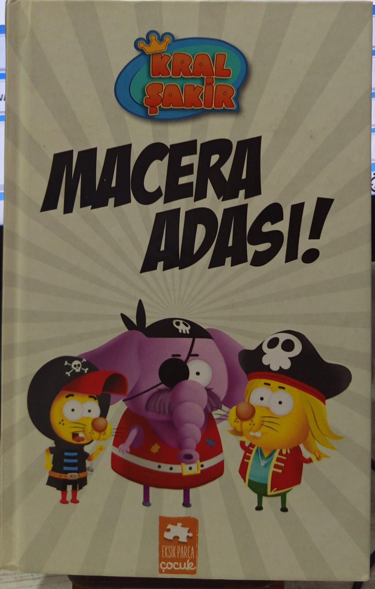 Kral Şakir 8 - Macera Adası - Varol Yaşaroğlu