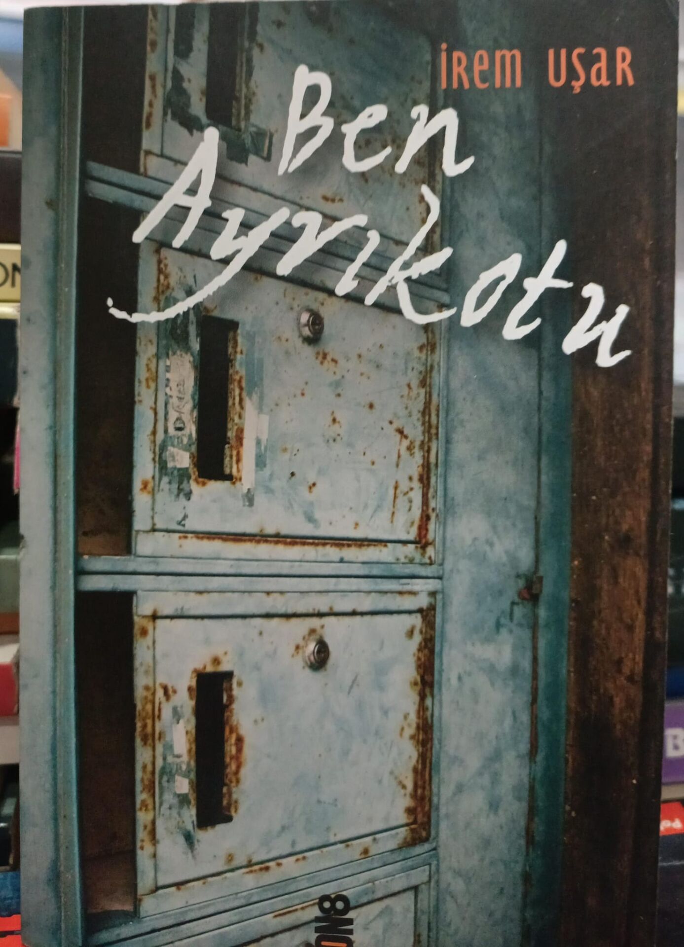 Ben Ayrıkotu - İrem Uşar