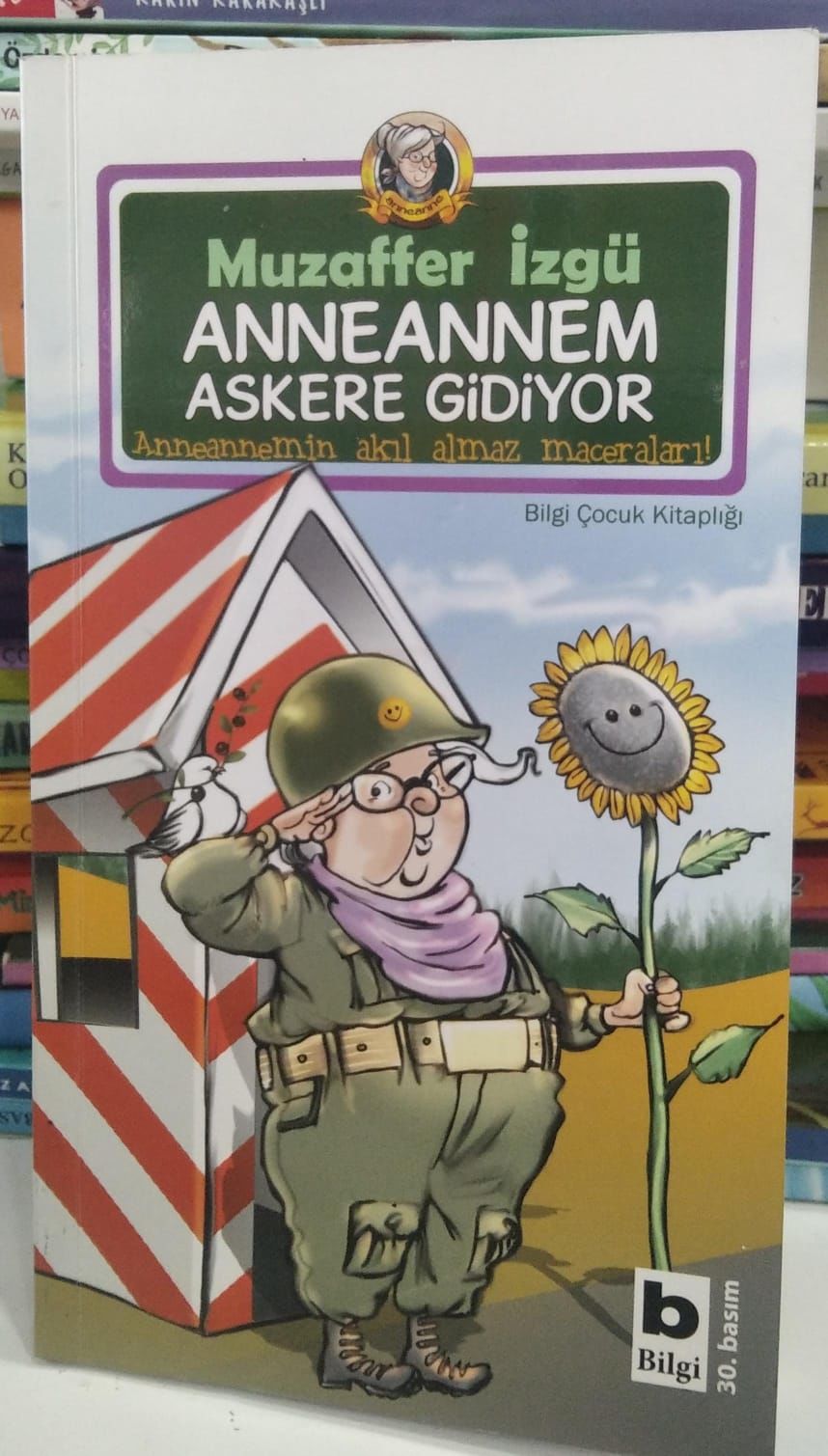 Anneannem Askere Gidiyor - Muzaffer İzgü