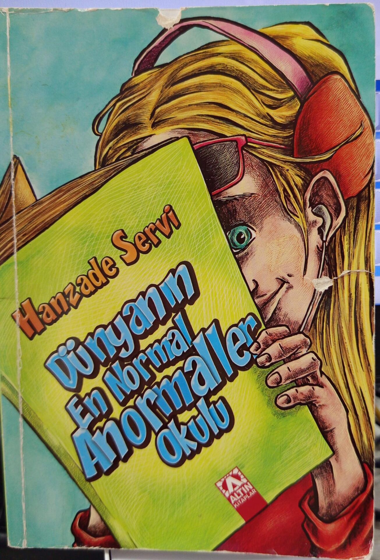 Dünyanın En Normal Anormaller Okulu - Hanzade Servi