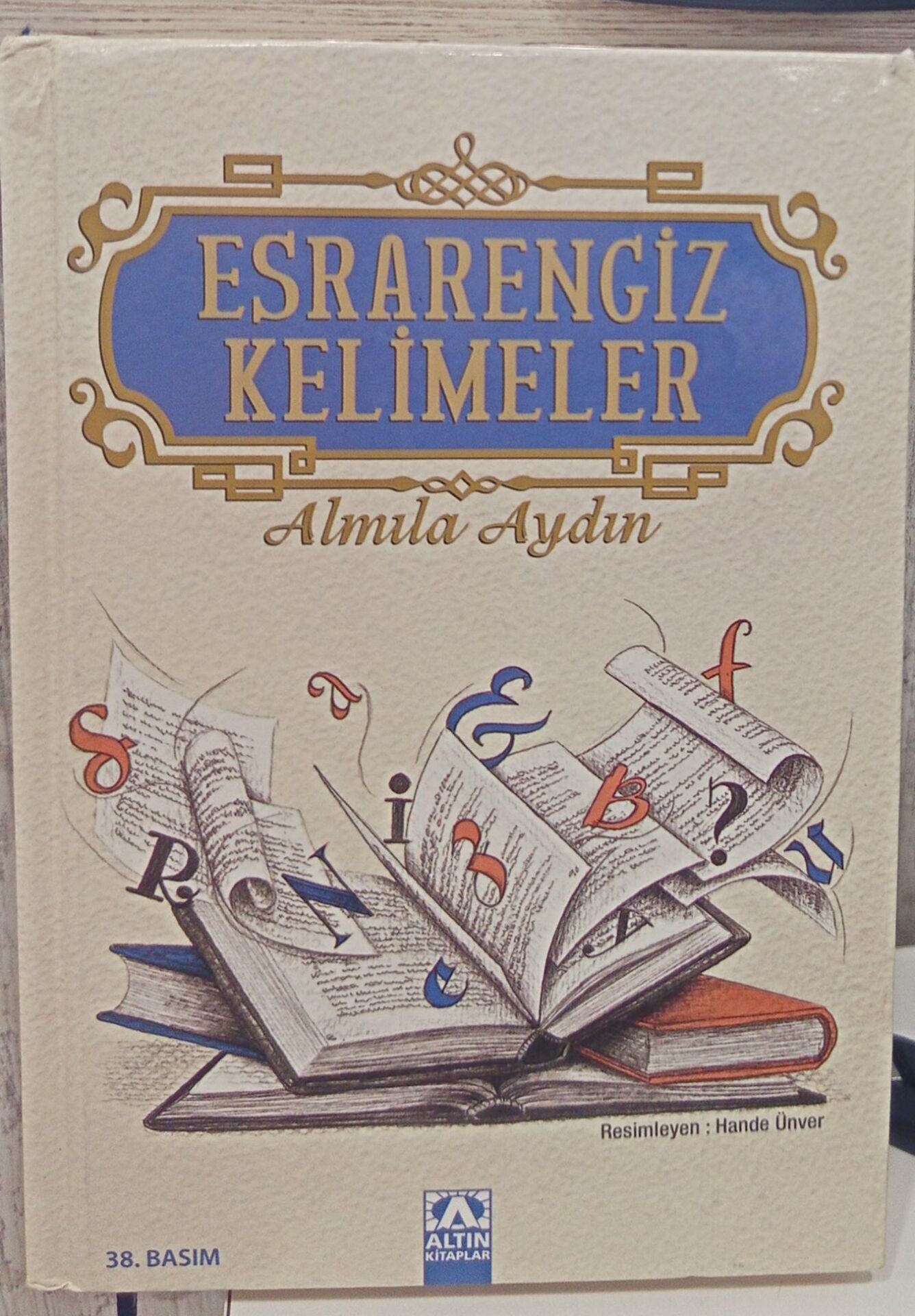 Esrarengiz Kelimeler - Almıla Aydın