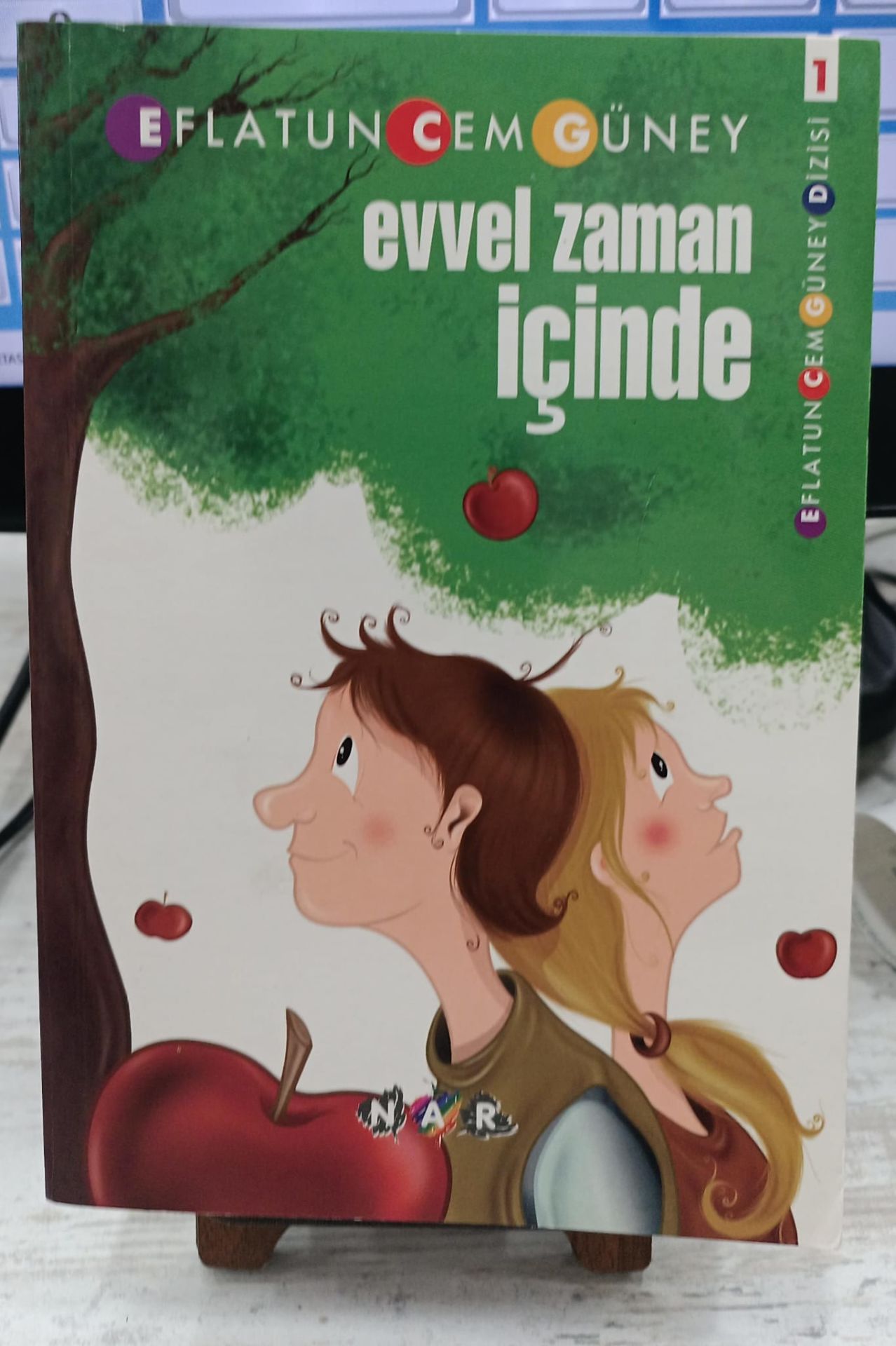 Evvel Zaman İçinde - Eflatun Cem Güney