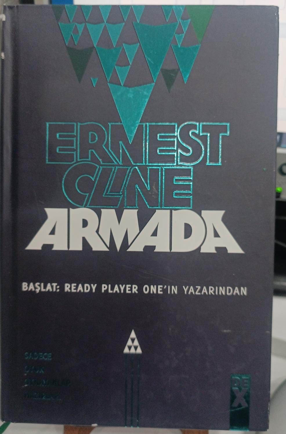 Ernest Cline - Armada - Ciltli Kitap
