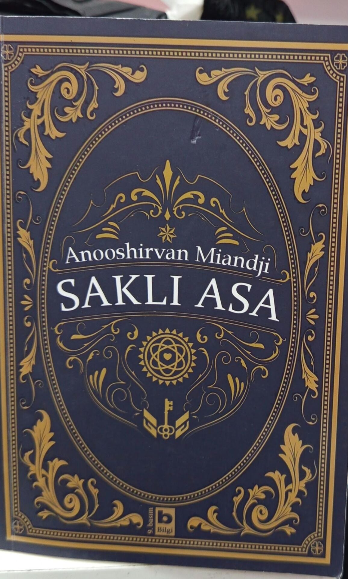 Saklı Asa - Anooshirvan Miandji