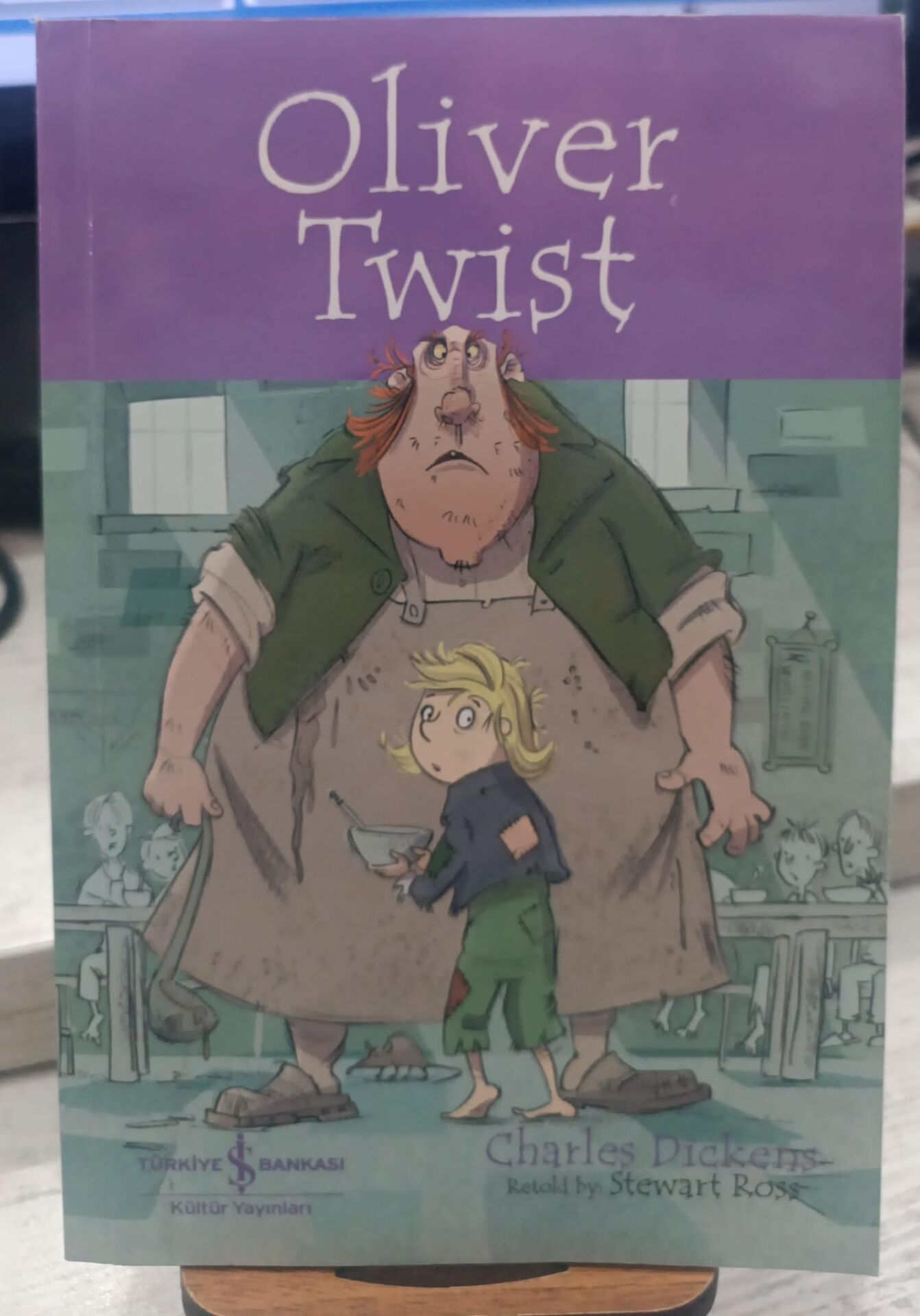 Oliver Twist - İngilizce Roman - İş Bankası Yayınları