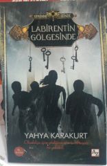 Labirentin Gölgesinde - Yahya Karakurt