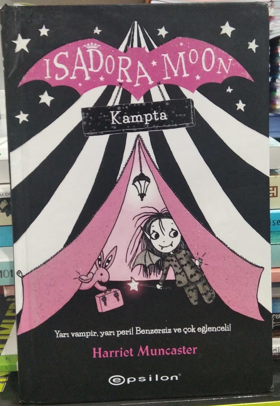 Isadora Moon - Kampta / Ciltli