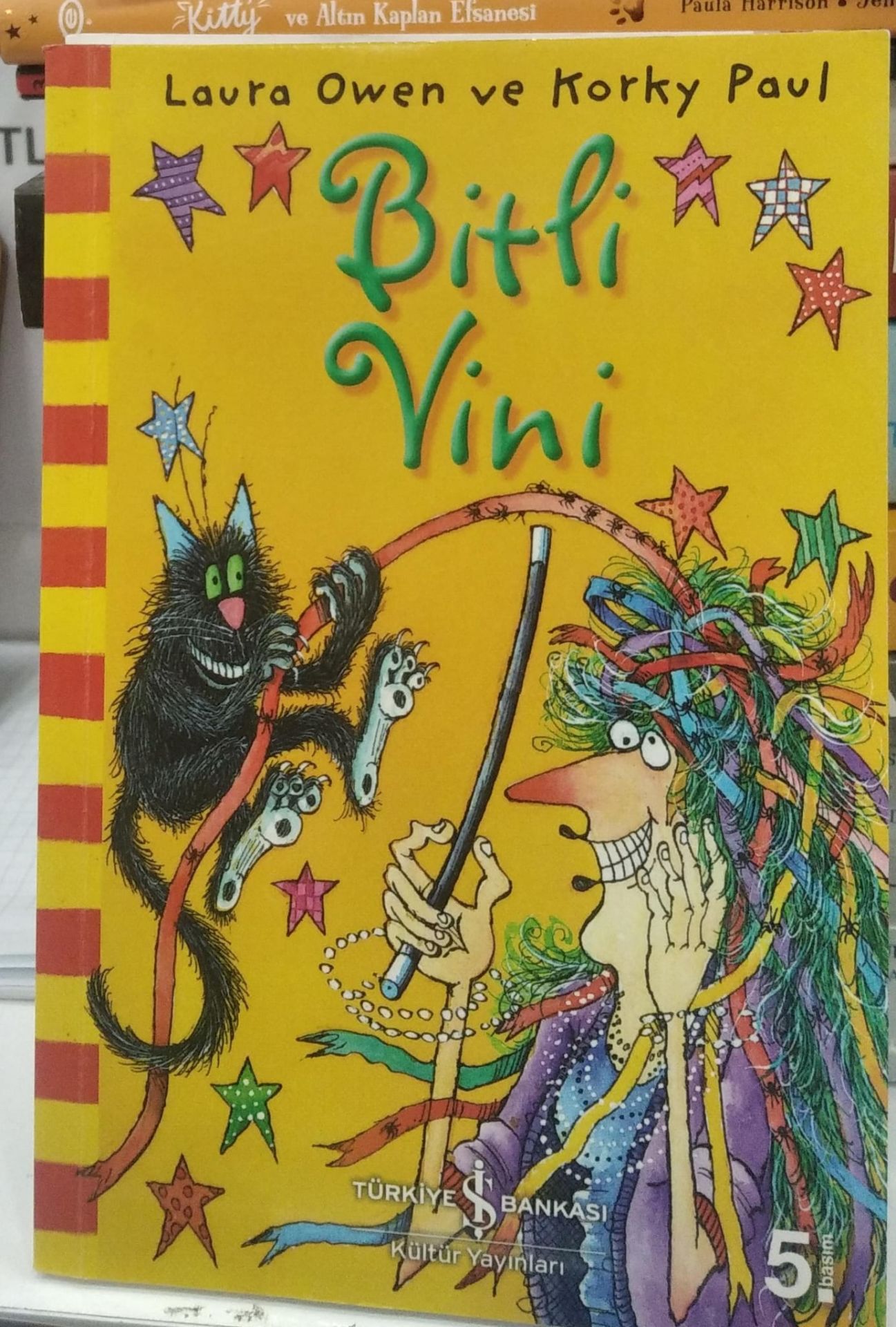 Sakar Cadı  Bitli Vini / Lavra Owen, Korky Paul