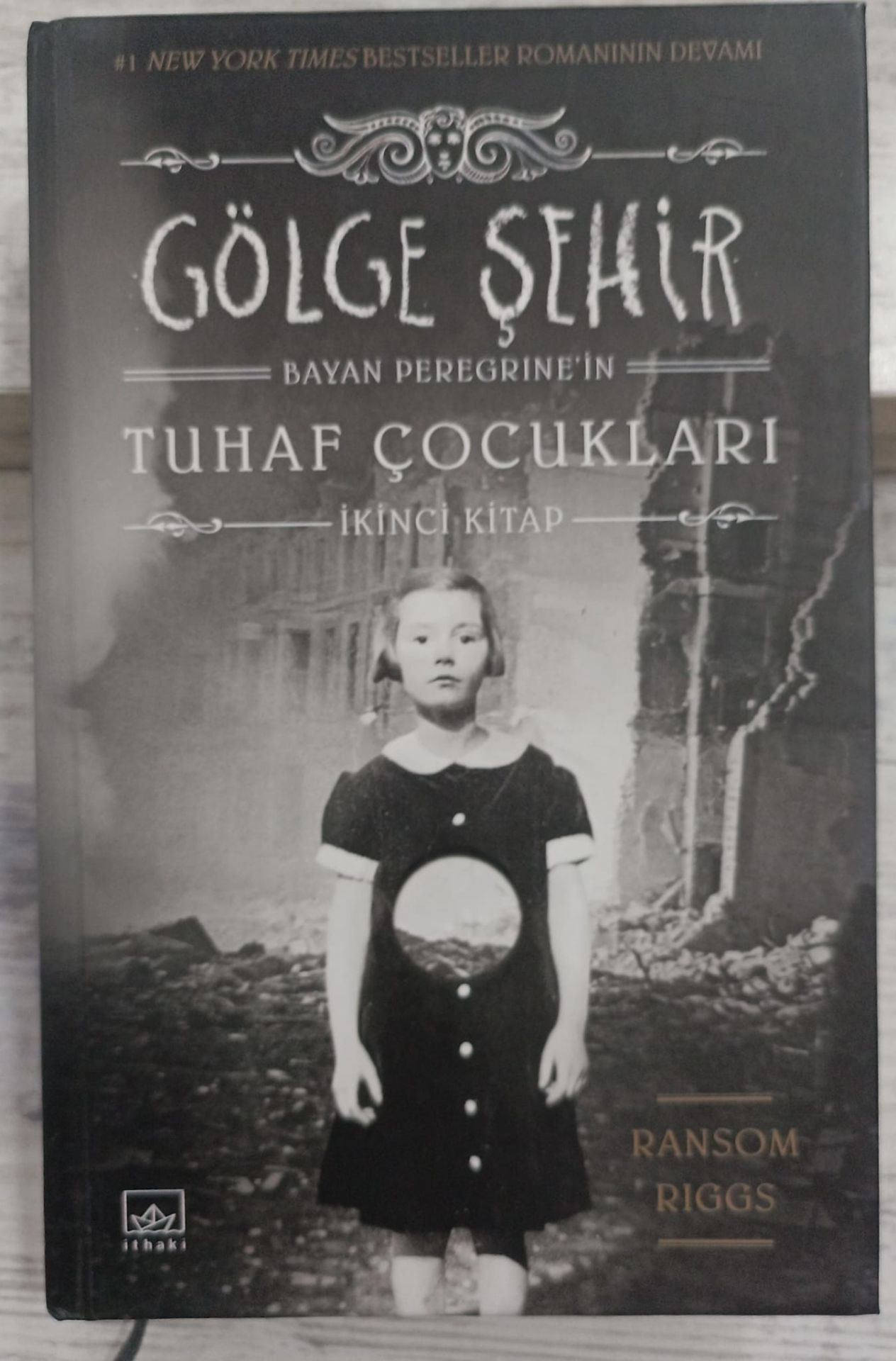 Bayan Peregrine'nin Tuhaf Çocukları - Gölge Şehir