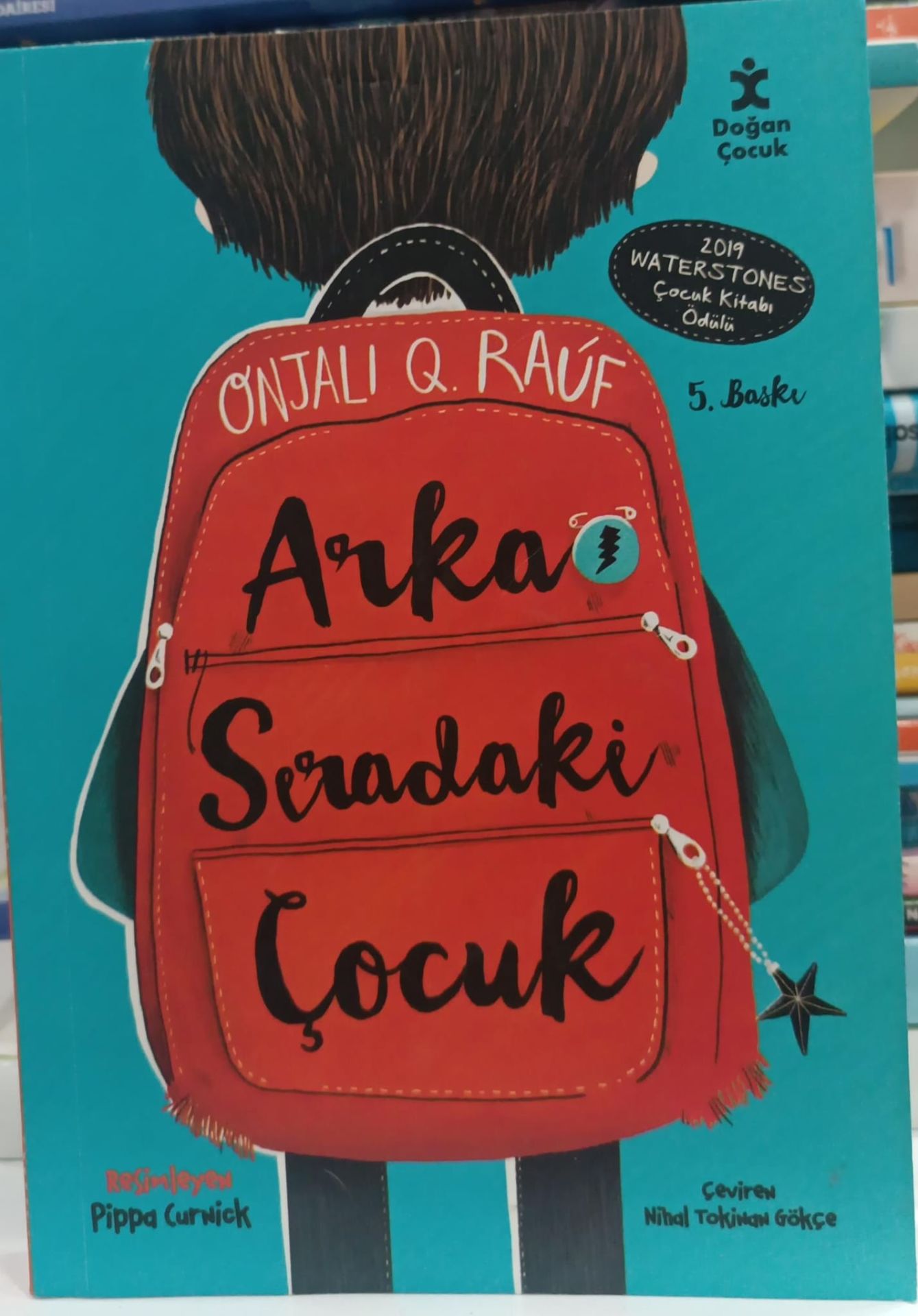 Arka Sıradaki Çocuk - Onjali Q. Rauf