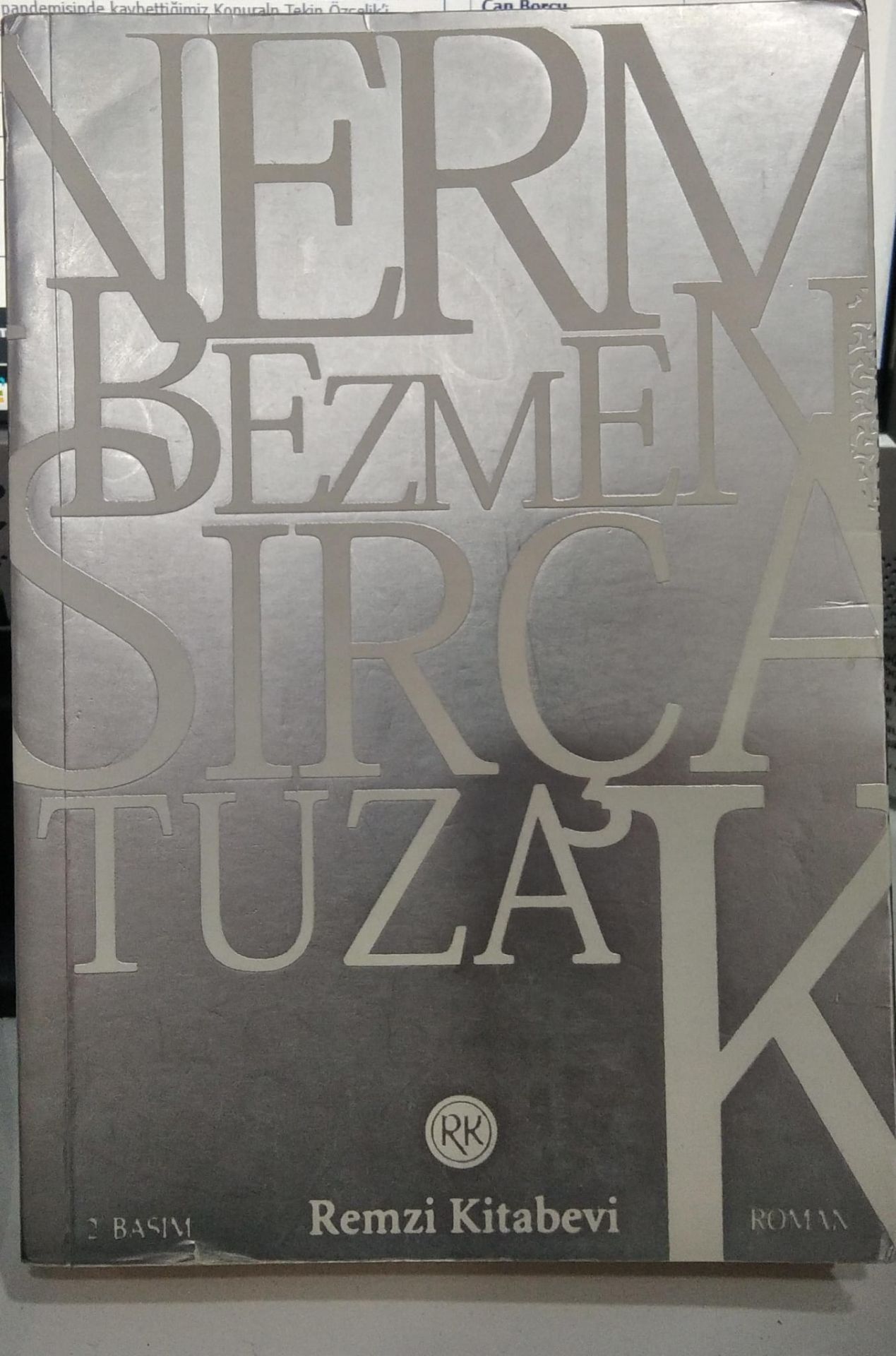 Sırça Tuzak - Nermin Bezmen