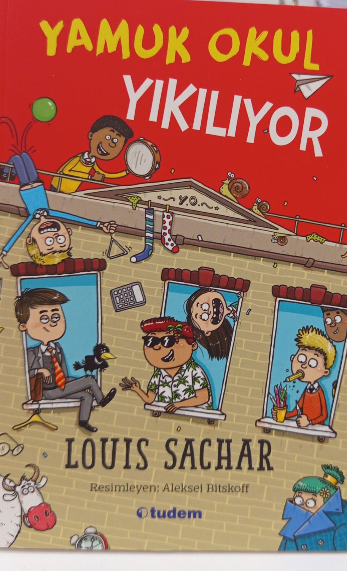 Yamuk Okul Yıkılıyor - Louis Sachar