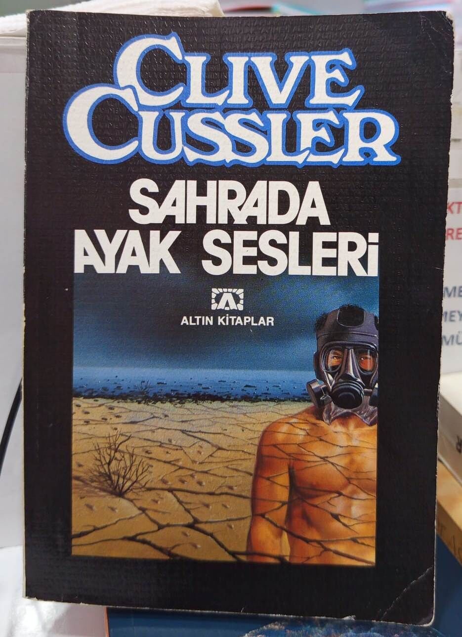Sahrada Ayak Sesleri - Clive Cusseler