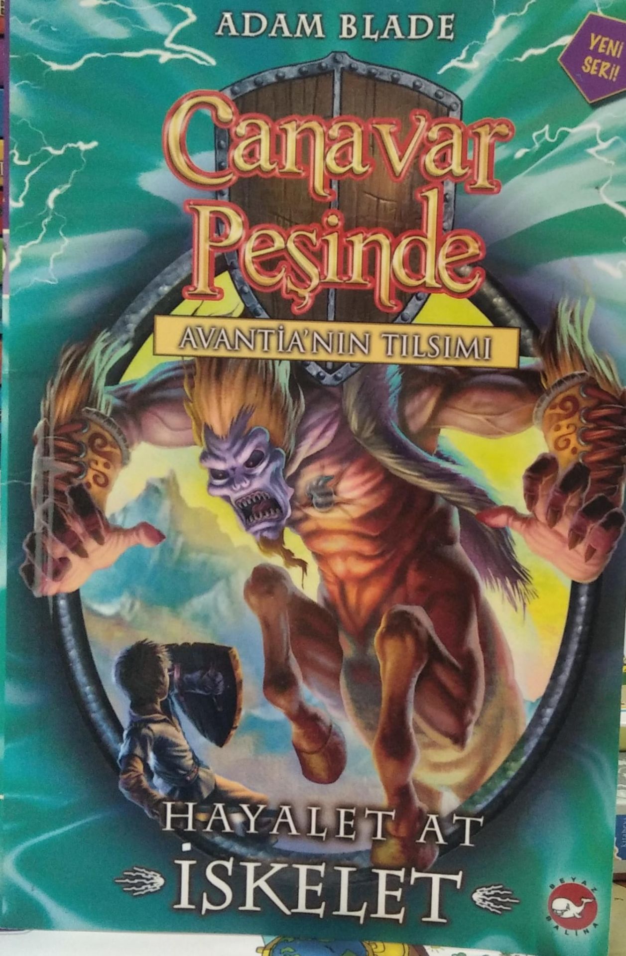 Canavar Peşinde Serisi 20 - Avantia'nın Tılsımı (Hayalet At İskelet) - Adam Blade