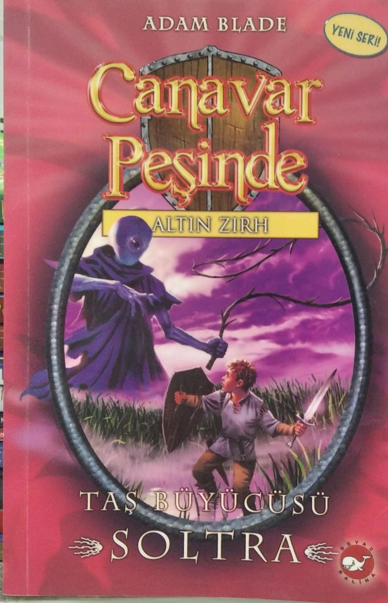Canavar Peşinde 9 - Taş Büyücüsü Soltra - Altın Zırh Serisi  - Adam Blade