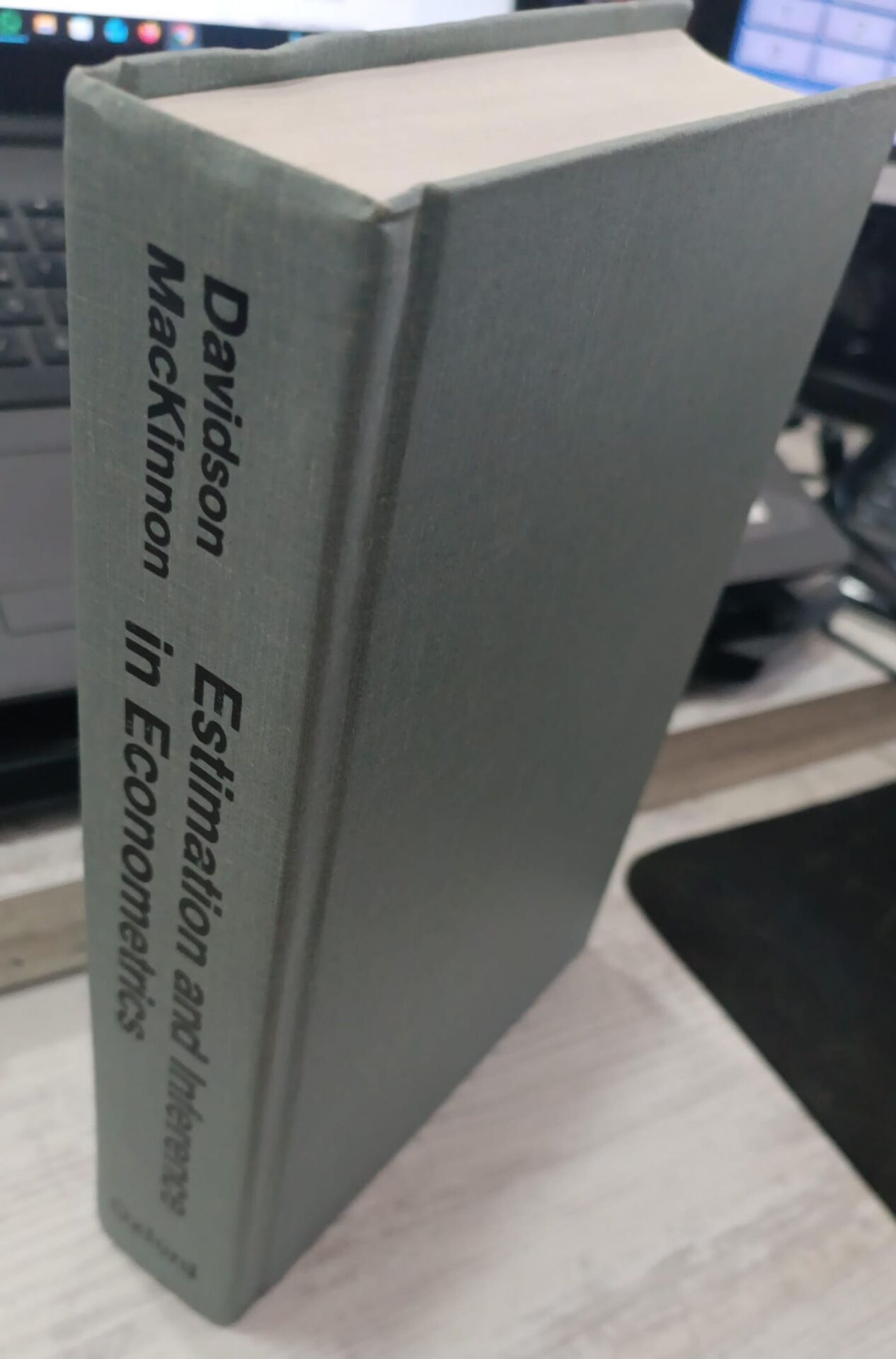 Estimation and Inference in Econometrics - Ciltli Kapak